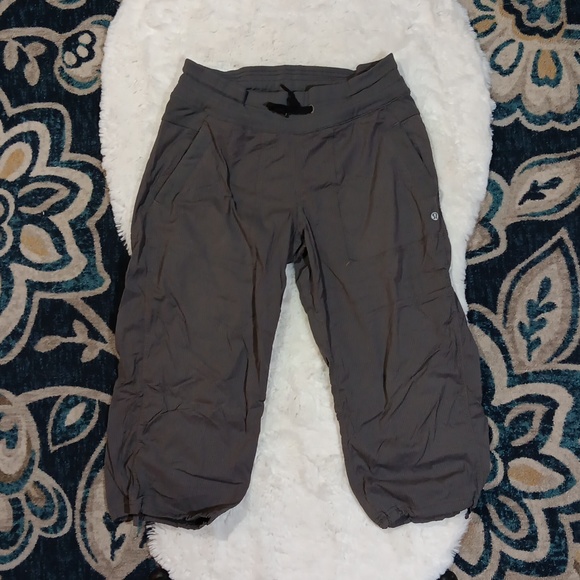 lululemon athletica Pants - Lululemon gray cropped unlined dance studio pants women's 8